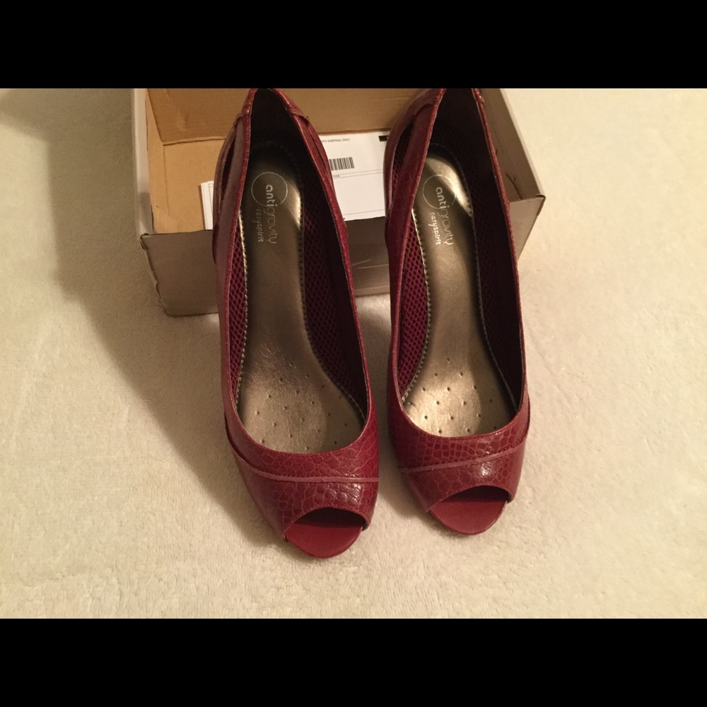 EUC Easy Spirit Red heels